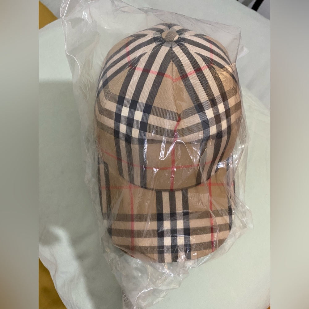 Burberry woman’s cap brand new with tags.